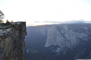 rugged-cliff-1031575_960_720