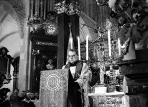 Fr. Tischner preaching in the Wawel Cathedral to a delegation of Solidarity representatives on the "Solidarity of Consciences" (10 October 1980). 