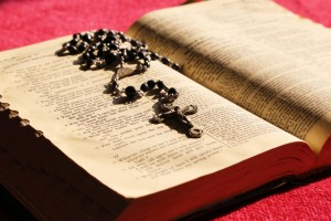 bible_rosary_red