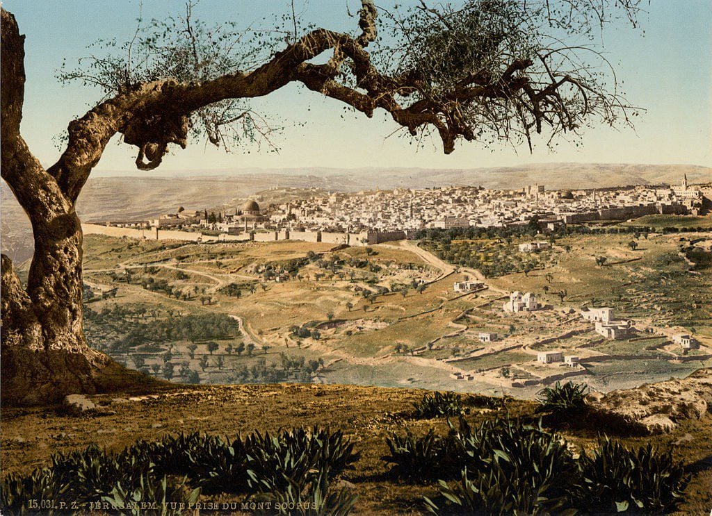 Jerusalem from Mount Scopus, Holy Land, ca. 1895) [CC BY 2.0 (http://creativecommons.org/licenses/by/2.0)], via Wikimedia Commons.