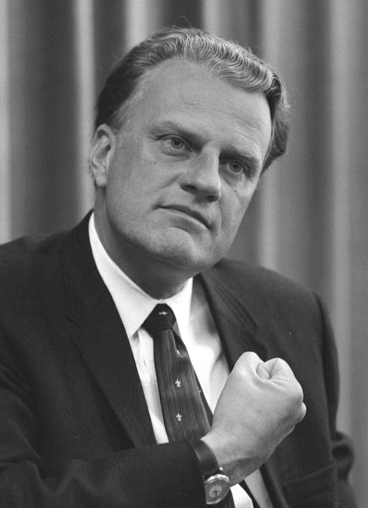 1024px-Billy_Graham_bw_photo,_April_11,_1966