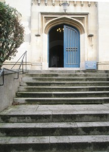 Steps_up_to_the_west_door_at_Windsor_Parish_Church_-_geograph.org.uk_-_1168717