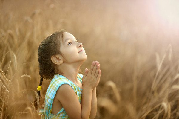 girl praying