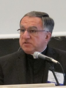 The Rev. Thomas Rosica, English language assistant to the Holy See Press Office, at  the 2015 meeting of the Religion Newswriters Association. Photo by Barbara Newhall