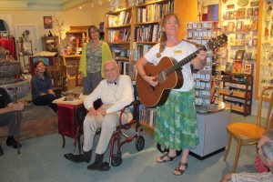 Religion scholar Huston Smith in 2012 at Sagrada bookstore, Oakland, California. Photo by Barbara Newhall