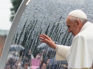 Pope_Francis_at_Varginha_(3)