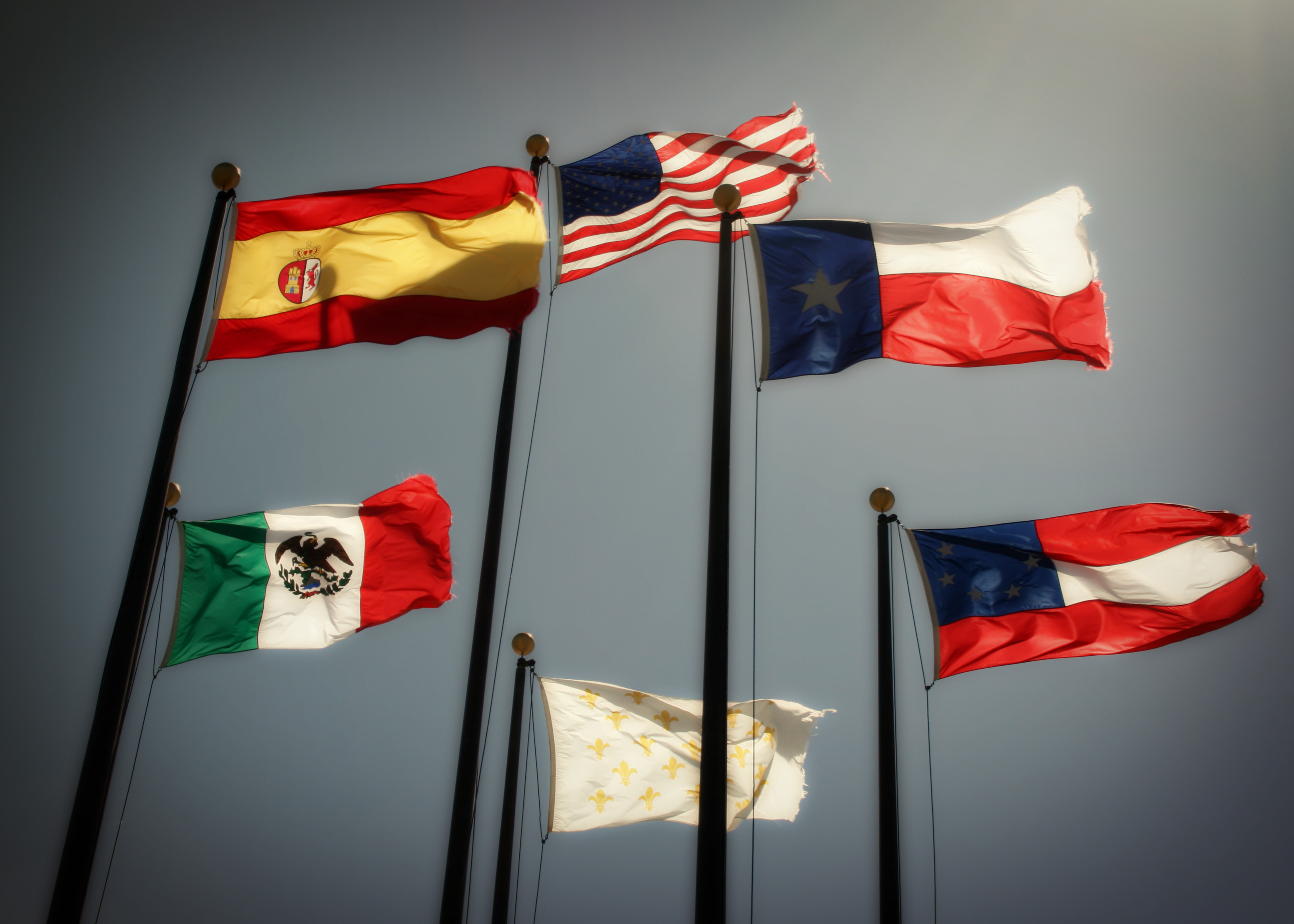 Показать фотографии флагов. Шесть флагов Техас. Флаг Техаса. Шесть флагов Мехико. Шесть флагов над Техасом.