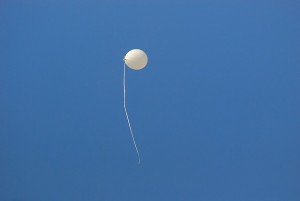 https://pixabay.com/en/ballon-white-sky-blue-balloon-1498571/
