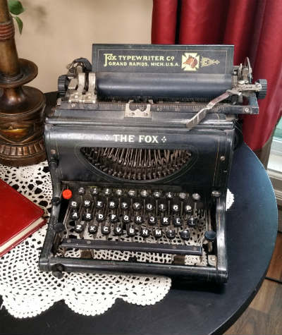Walton-Reunion-Typewriter