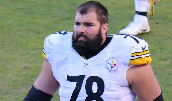 Alejandro Villanueva, Steelers player and Army vet who stood alone, now has  the NFL's top-selling jersey