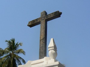 800px-Basilica_of_Bom_Jesus_cross