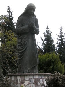 Mother Theresa statue, Tony Bowden, Wikimedia Commons