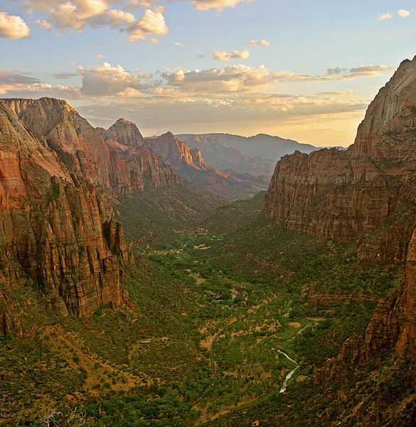 Zion National Park, picture taken by Diliff, Wikimedia Commons