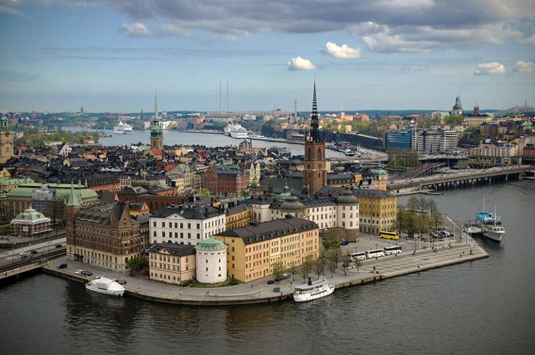 https://commons.wikimedia.org/wiki/File%3ARiddarholmen_from_Stockholm_City_Hall_tower.jpg; By Benoît Derrier from Stockholm, Sweden (Stockholm) [CC BY-SA 2.0 (http://creativecommons.org/licenses/by-sa/2.0)], via Wikimedia Commons