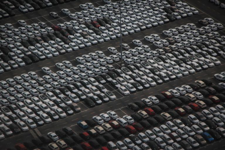 from pixabay.com; https://pixabay.com/en/car-automotive-cars-trade-dealer-718781/ ; public domain