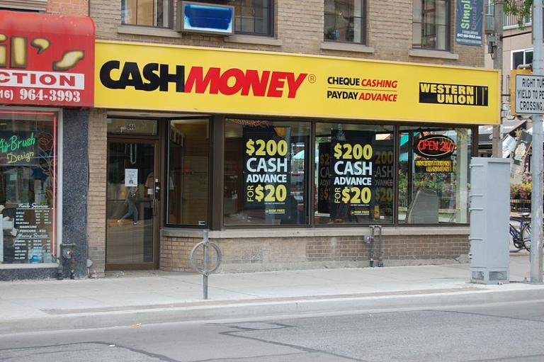 https://commons.wikimedia.org/wiki/File%3AGuaranteed_Payday_Loans-Cash_Money_Store.jpg; By Vinceesq [CC BY-SA 3.0 (http://creativecommons.org/licenses/by-sa/3.0) or GFDL (http://www.gnu.org/copyleft/fdl.html)], via Wikimedia Commons