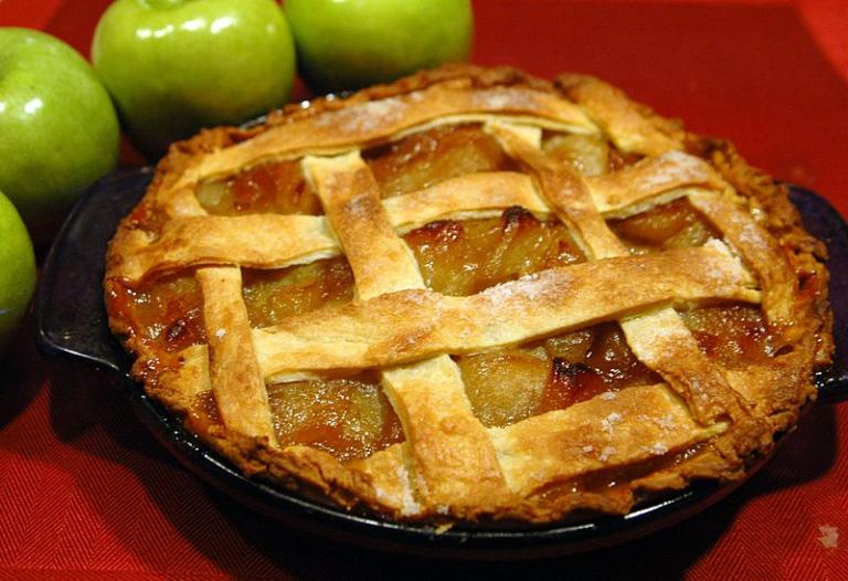 https://commons.wikimedia.org/wiki/File%3AApple_pie.jpg; By Dan Parsons (http://www.flickr.com/photos/dan90266/42759561/) [CC BY-SA 2.0 (http://creativecommons.org/licenses/by-sa/2.0)], via Wikimedia Commons