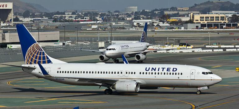 https://commons.wikimedia.org/wiki/File:United_Airlines_-_N33286_-_Boeing_737-800_-_San_Francisco_International_Airport-0401.jpg; © Raimond Spekking / , via Wikimedia Commons