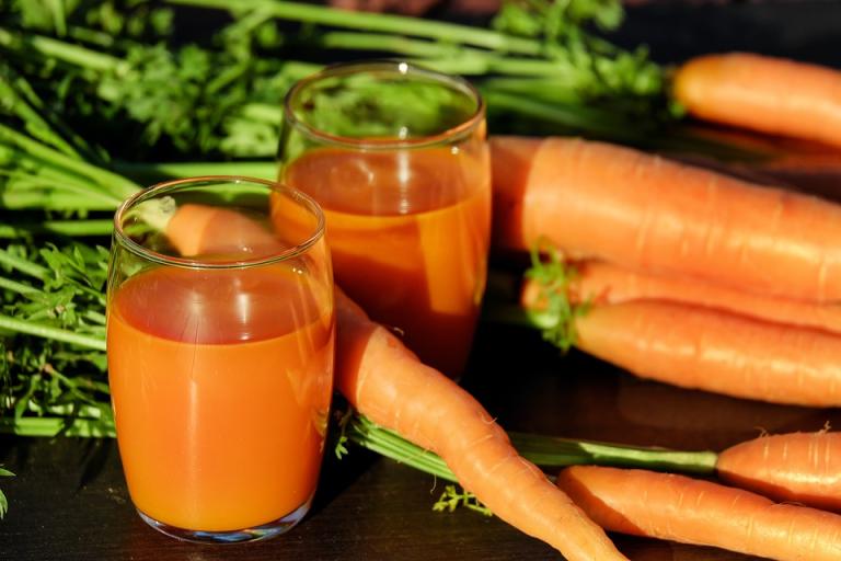https://pixabay.com/en/carrot-juice-juice-carrots-1623157/