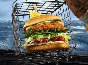 ht_red_robin_crab_cake_burger_js_150220_4x3_992