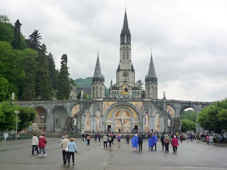 Be Alert: Gangs Of Thieves Targeting Pilgrims At Lourdes | Deacon Greg ...