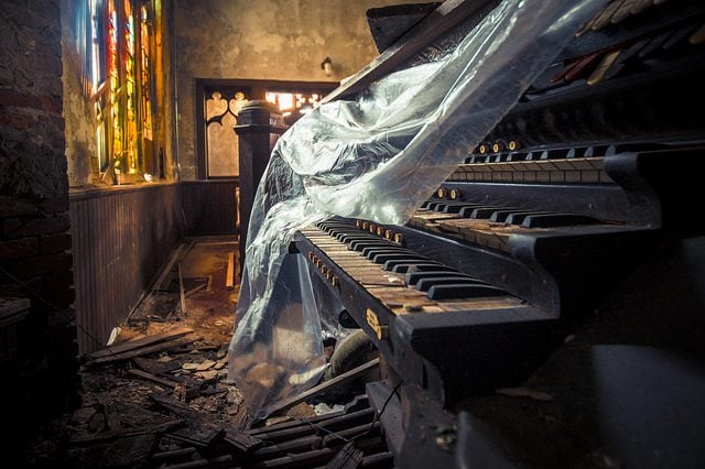 Wrong For The Job Why Commercial Worship Music Is Getting