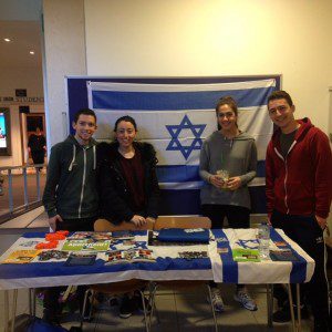 Jewish students in Nottingham 'Building Bridges' Credit: UJS
