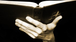 holding-the-bible-1498772-1920x1072