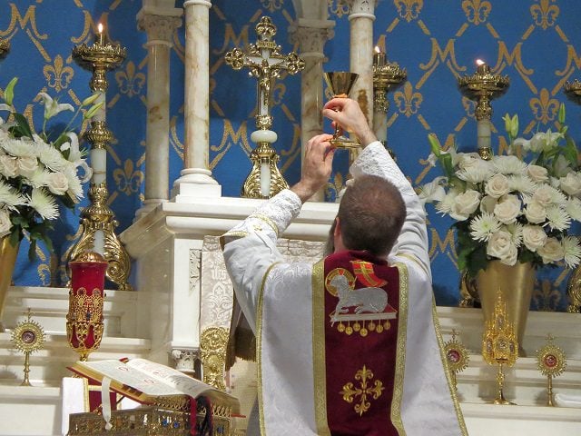 Pope intervenes again to restrict celebration of Latin Mass