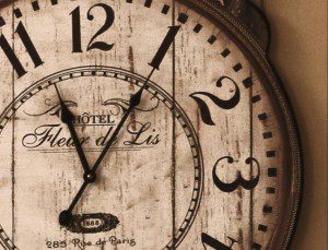 clock-fleur-de-lis
