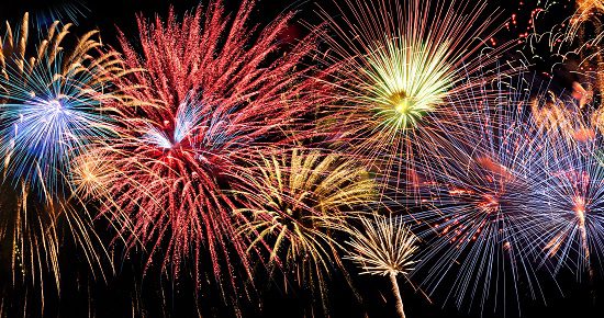 fireworks_dreamstime_xl_28327287 - 550x290