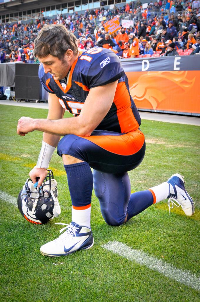 Tim_Tebow_Tebowing