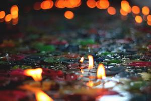 candles-2550688_1920