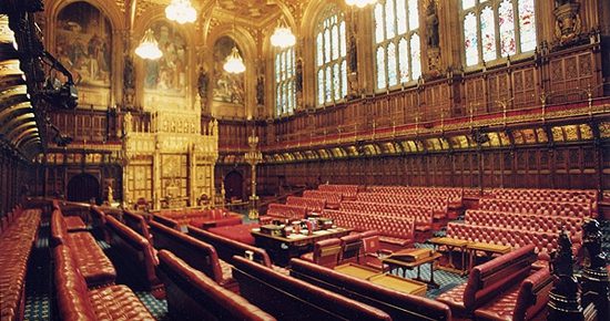 By Terry Moore - "House of Lords Chamber: throne", archived version of the page from the UK Parliament website's image gallery, which is out of service as of February 2011., https://en.wikipedia.org/w/index.php?curid=30780035