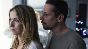 A distant Delphine (Lea Drucker) and Julien (Mathieu Amalric)