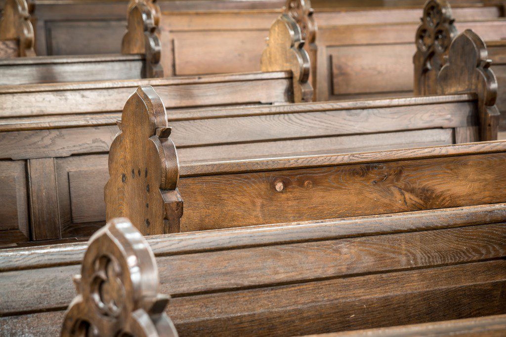 church-pews-1190412