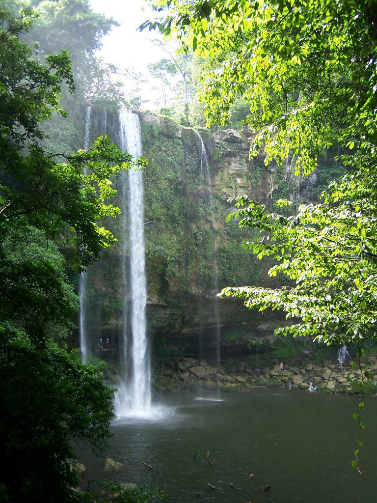 Misol Ha Waterfall (image by Cronoser, distributed through Creative Commons via Wikimedia Commons)