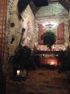 Dode's interior, decorated for Yule.