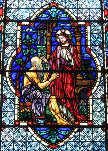 Cathedral Church of Saint Patrick (Charlotte, North Carolina) - stained glass, Christ heals a blind man by Nheyob (Own work) [CC BY-SA 4.0 (http://creativecommons.org/licenses/by-sa/4.0)], via Wikimedia Commons