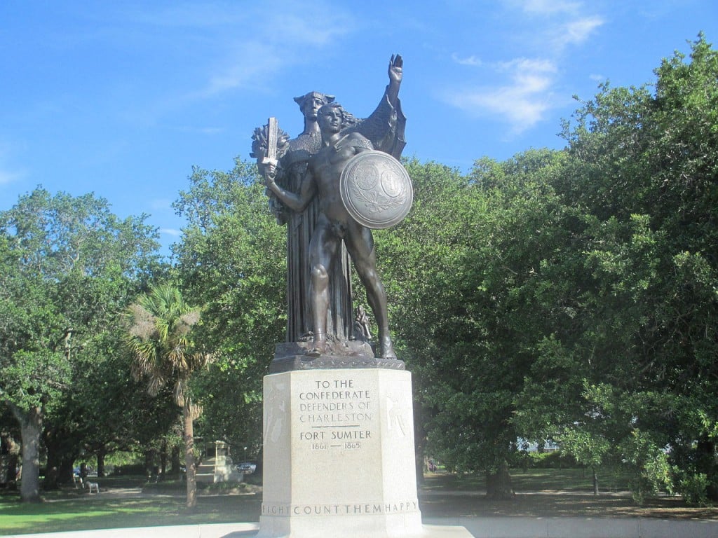 Daughters_of_the_Confederacy_monument_in_Charleston,_SC_IMG_4565