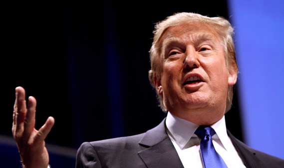 trump-speaking-large