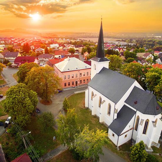 Faith-Christian-Church-Sun-SmallTown_credit-Shutterstock