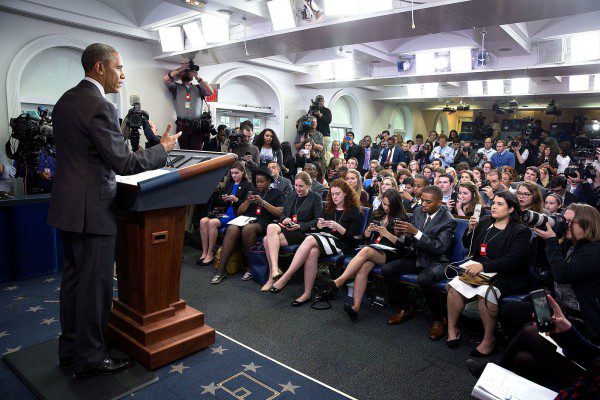 President_Barack_Obama_delivers_remarks_to_student_reporters_during_College_Reporter_Day_(26608406502)