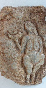 While we’re at it, let’s talk about which traits are considered so unmistakably female that they cause us to instantly recognize millennia-old female figures (whether accurately or not, we have no idea, because there’s nobody around to ask). Thanks to Wikimedia for this public-domain image of the Venus of Laussel.