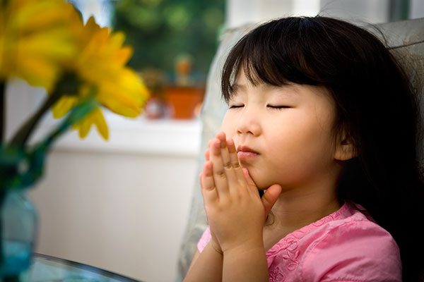 praying girl