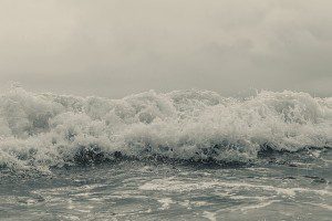 ocean-wave-1081932_640