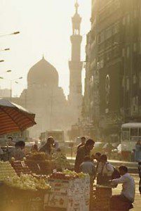 A street in Cairo, photographed by Dick Doughty. Courtesy Saudi Aramco World image archive.