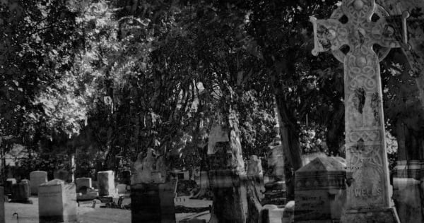 Graveyards are places of Hekate