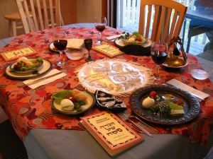 1200px-A_Seder_table_setting