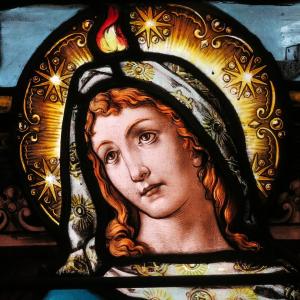 Saint_Joseph_Catholic_Church_(Somerset,_Ohio)_-_stained_glass_detail,_Virgin_Mary_on_Pentecost